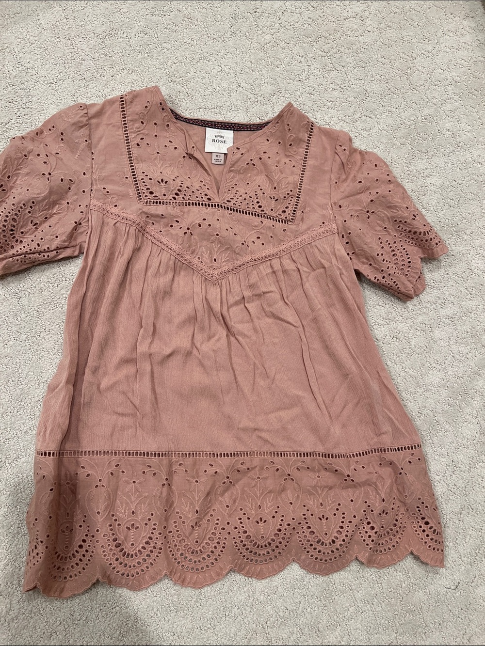 Knox Rose Mauve Eyelet Peasant Blouse